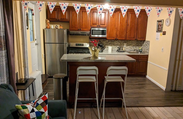 LUXUXWOHNUNG 15 MIN VON MANHATTAN zu einem günstigen Preis. Große Chance.