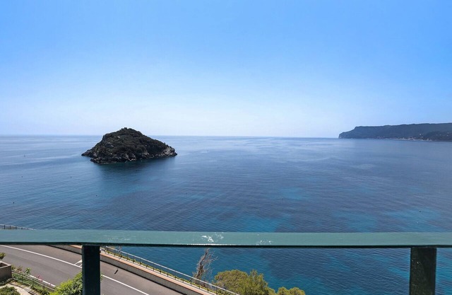 Prächtiges Haus mit einem schönen Blick auf das Meer