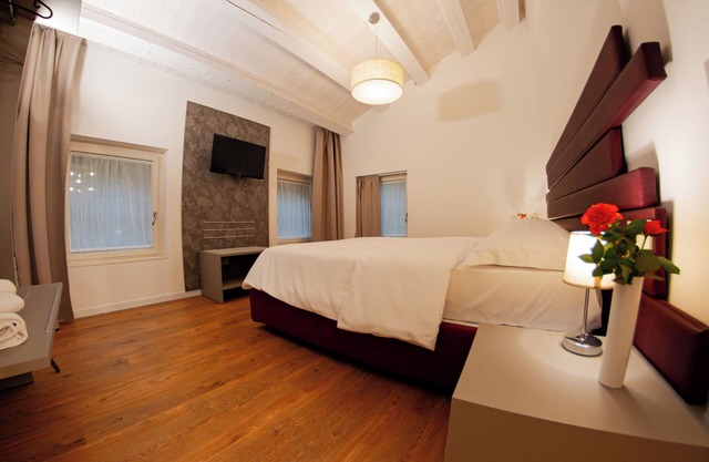 LUXURY APPARTMENT ATTICAE IN VILLA PURI complete independent accommodation.