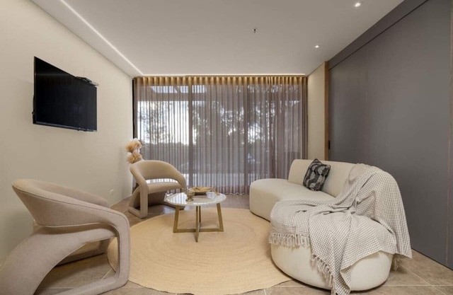 Luxury Apt in Alto Palmas with private Bathtub