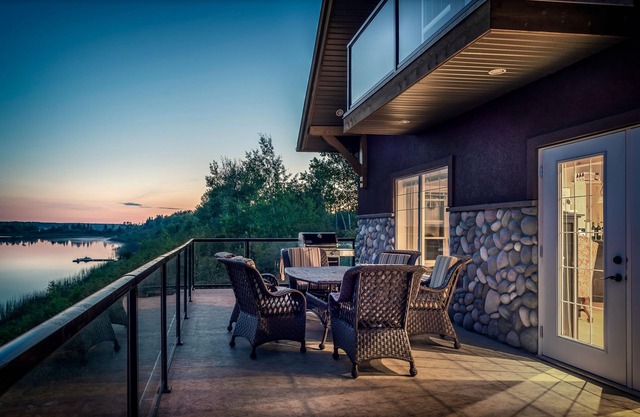 Luxury at the Lake
