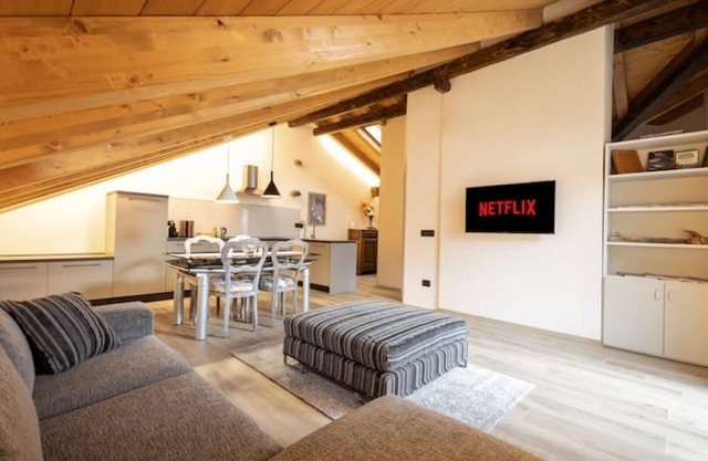 Luxuriöse Dachwohnung im historischen Zentrum