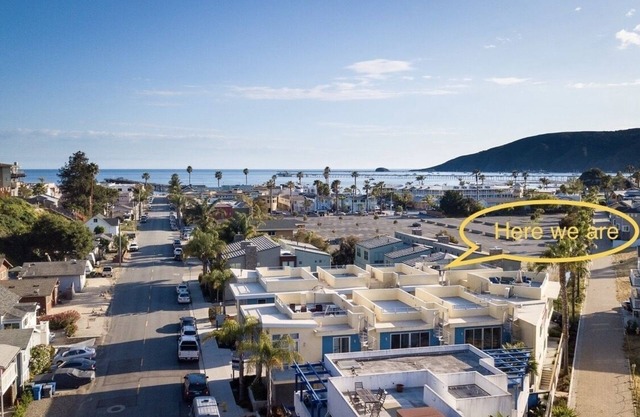 Luxus Avila Beach Condo, Dachterrasse, Couch, Heizung, Feuerstelle und Whirlpool.