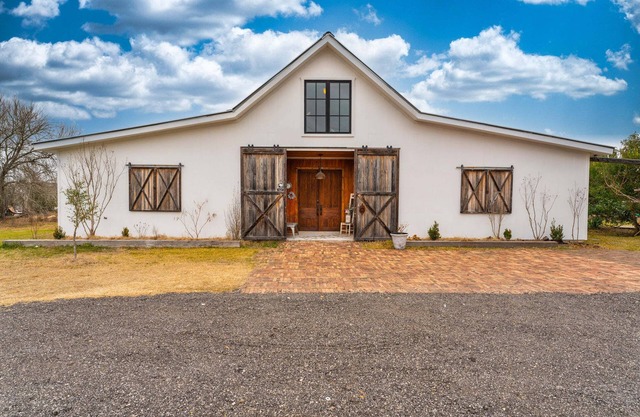 Luxury Barnhouse with 🔥HEATED🔥 Pool