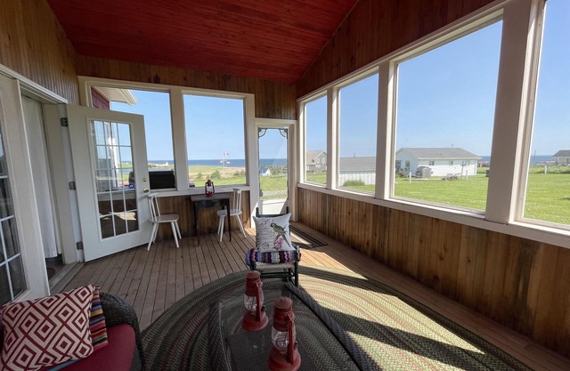 Luxury Beach House With Ocean View, 3 Minute Walk To Beach