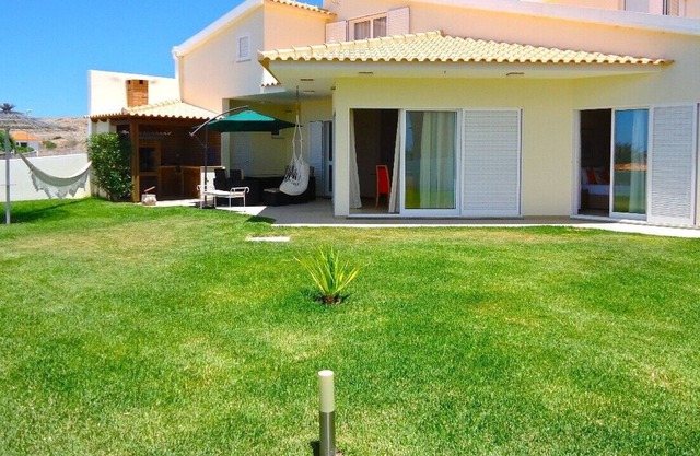 Luxus-Strandhaus am Meer mit Garten und Meerblick in Porto Santo