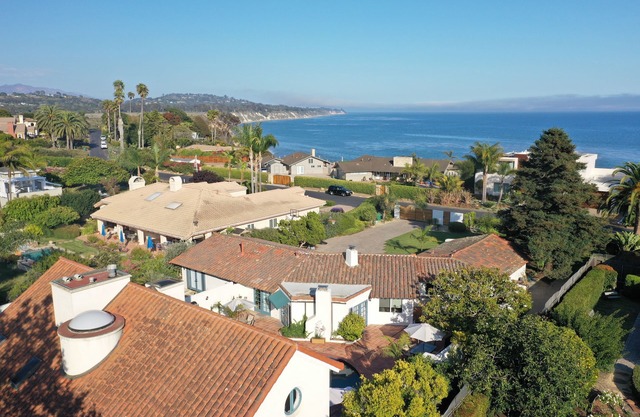 Luxury Beach Mediterranean Villa, Pool/Spa, 6 Bed / 6 Bath, Private Beach Access