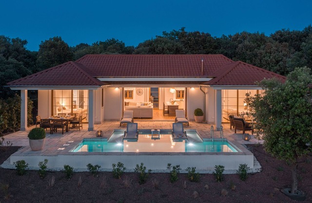 Luxury Beach Villas Porto Bus