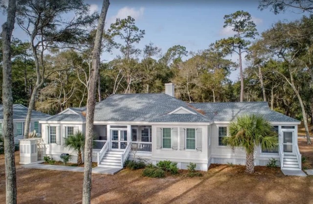 Luxury Beachfront Cottage in Daufuskie Island