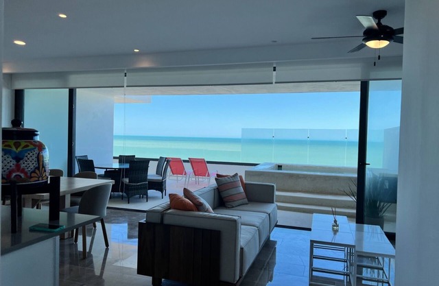 Luxury beachfront condo w/private jacuzzi