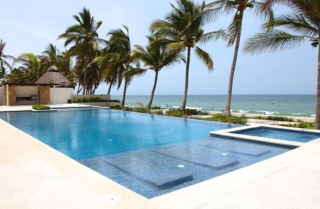 Luxury Beachfront Condo In Azul