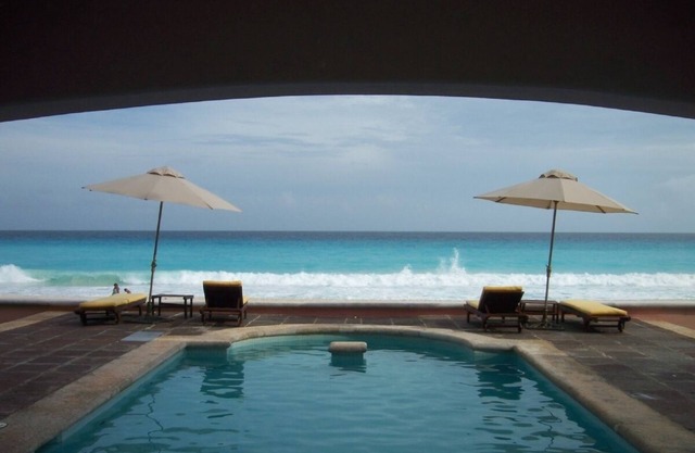 Luxus am Strand riesige 4 Schlafzimmer IN HOTEL ZONE 1 Meile von La ISLA Shopping