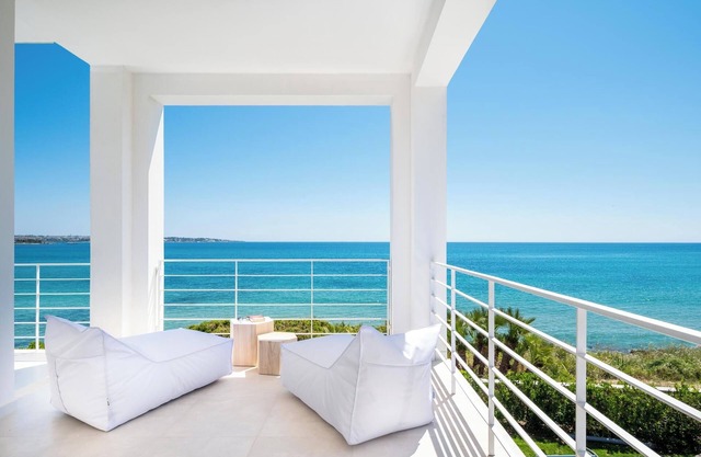 Luxury beachfront villa with infinity pool - Arenella, Syracuse