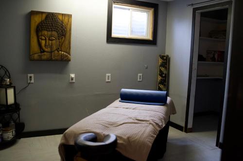 Luxury Boise Getaway 5BR Retreat w Spa, Sauna, Backyard Playland