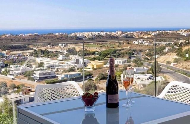 Luxury Brand New Apartment With Stunning Sea Views