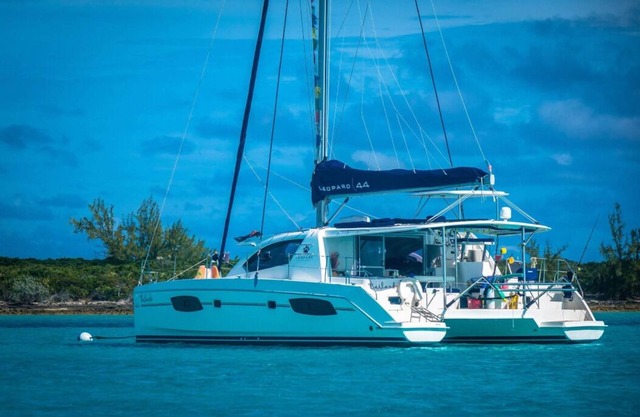 Luxus YACHT auf dem Wasser in Exuma, Emerald Bay Marina (eine Sandalen-Entwicklung).