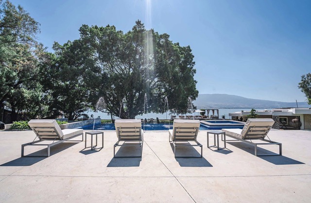 Luxury Bungalow Lake view Cajititlan