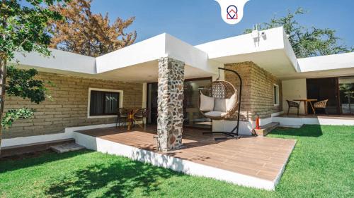 Luxury Bungalow Lake view Cajititlan