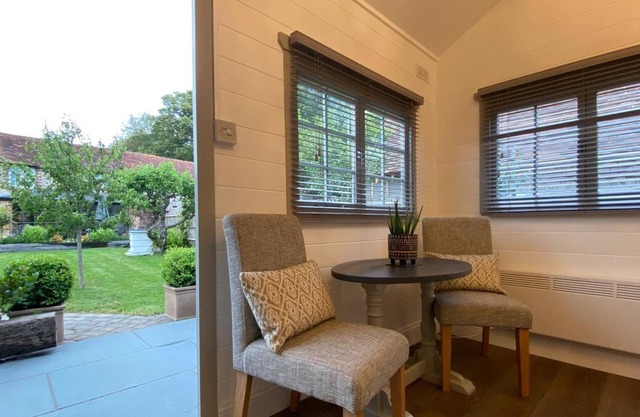 Luxury Cabin in Halnaker, Goodwood