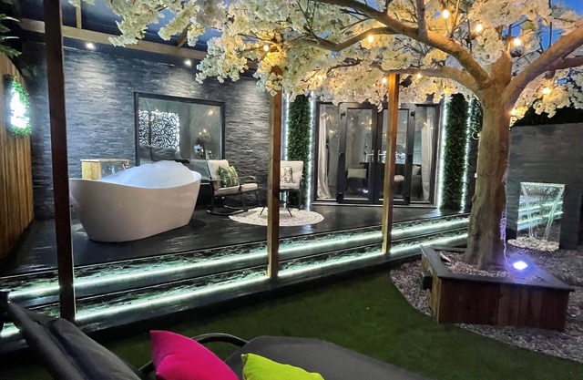 Luxury Cabin w/Outdoor Bath & Private Garden - Blossom Cabin dog friendly.
