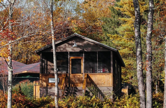 Luxury Cabin with Waterfront View