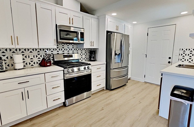 Luxury Canyon Living 4-Bedroom Home in North Clairemont