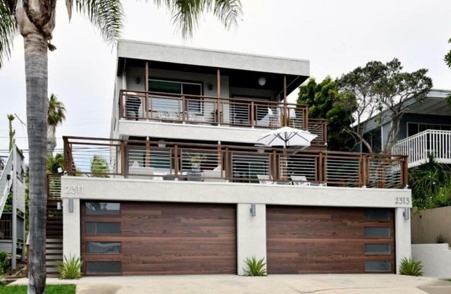 Luxury Cardiff by-the-Sea Ocean View Parkhouse