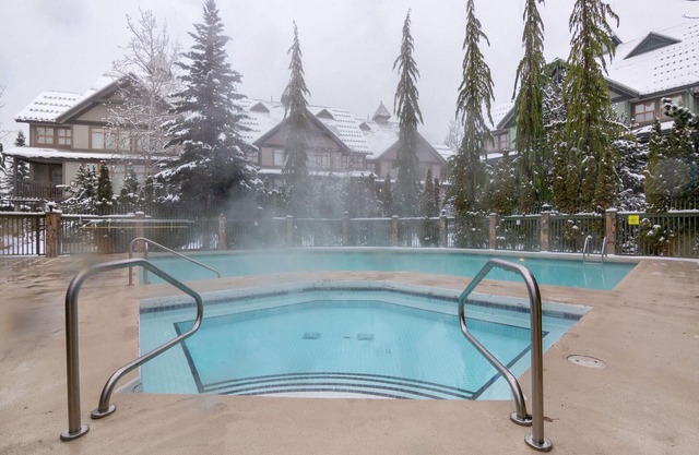 Luxus Central 2BR - HT, Pool, A / C, Fahrradkeller