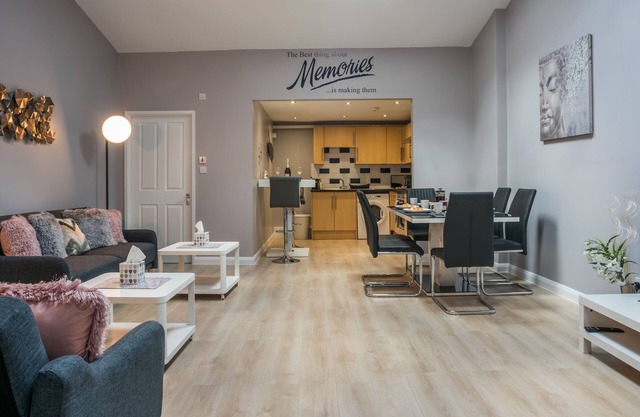 Luxury Central Cheltenham Apartment