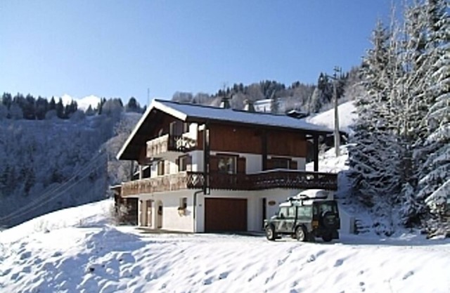 Luxuriöses Chalet für 12 Personen, atemberaubend oberhalb des Dorfes Les Get gelegen