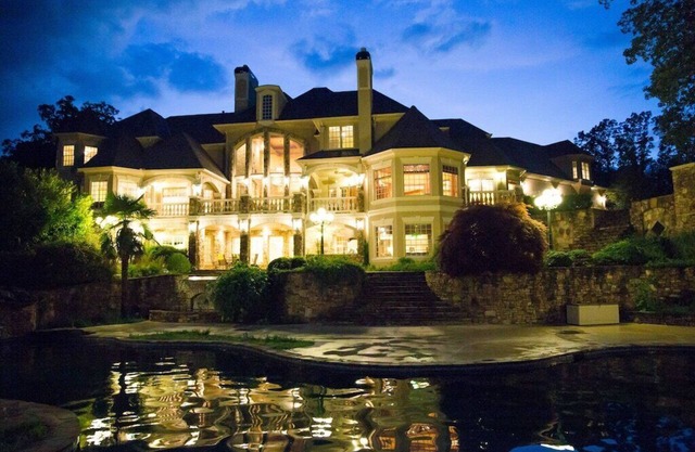 Luxuriöses Schloss mit atemberaubendem Blick über den Lake Lanier - 18.000 m²