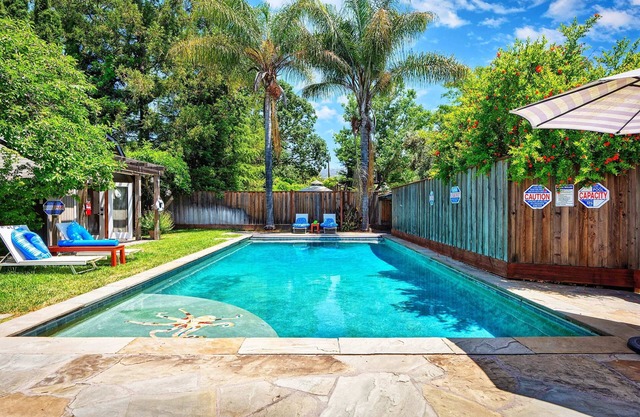 Luxury! Cigar Lounge, Pool, Hot Tub, BBQ, GAMES