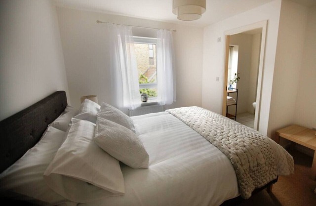Luxury city spacious house - Garden & Parking