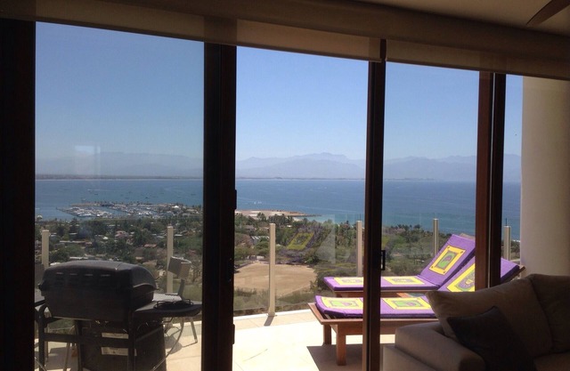Luxury Condo / Top 9th Floor Privater Beach Club