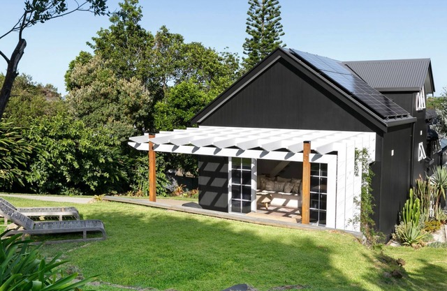 Luxury Coastal Villa Retreat Near Boulders Beach – Ultimate Getaway Awaits!