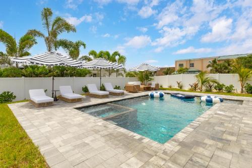 Luxury Cocoa Beach Oceanview Beach House Heated Private Pool, Spa & Beach Access Sleeps 12