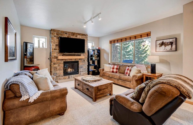 Luxury Condo 613 I Pool I Club House I Hot Tub I Views I Best Price I FREE Adventures Daily