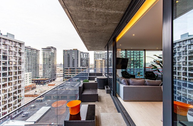 Luxury condo all furnished in the heart of Montreal