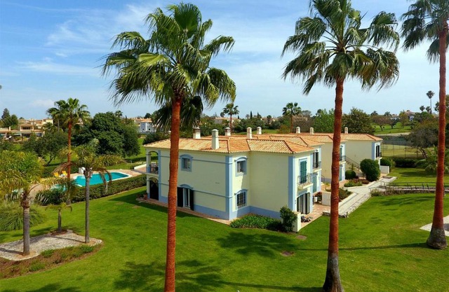 Luxury Condo at Pestana Gramacho Golf Resort Carvoeiro with pool and tennis court