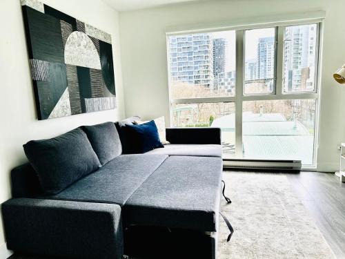 Luxury condo beach side Yaletown