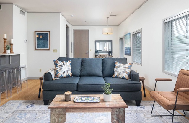 Luxury Condo in the heart of Oxford. Steps from Square & Ole Miss