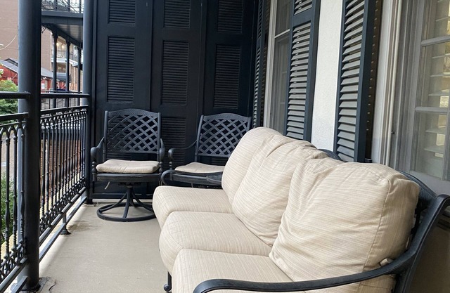 Luxury Condo on Oxford Square