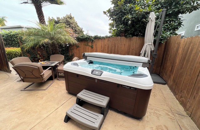 Luxus-Eigentumswohnung, privater Patio mit Feuerstelle, Hot Tub & BBQ