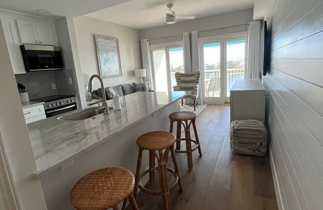 Luxury Condo With Beautiful Views