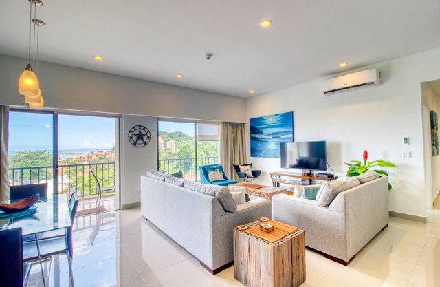 Luxuriöse Wohnung mit Balkon, Meer- und Dschungelblick und offenem Grundriss!
