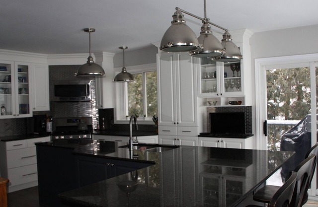 Luxury cottage close to downtown Orillia on Lake Couchiching