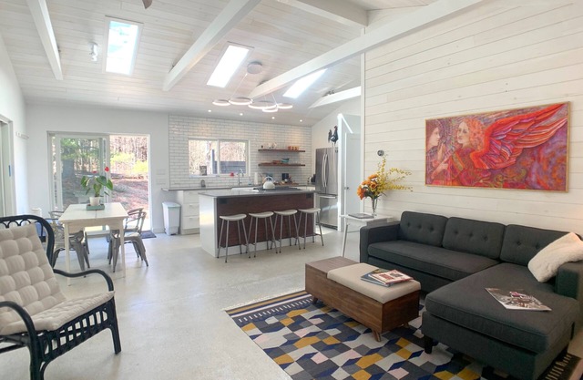 Luxury Cottage for 2. Very close to Woodstock, NY.