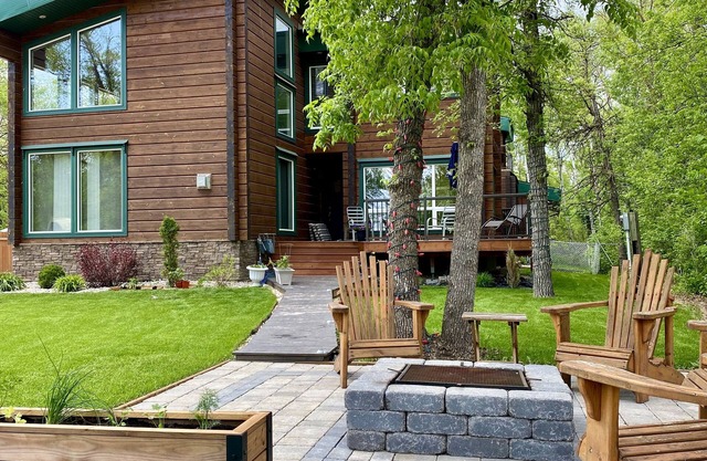 Luxury cottage living along Netley Creek in Petersfield, MB