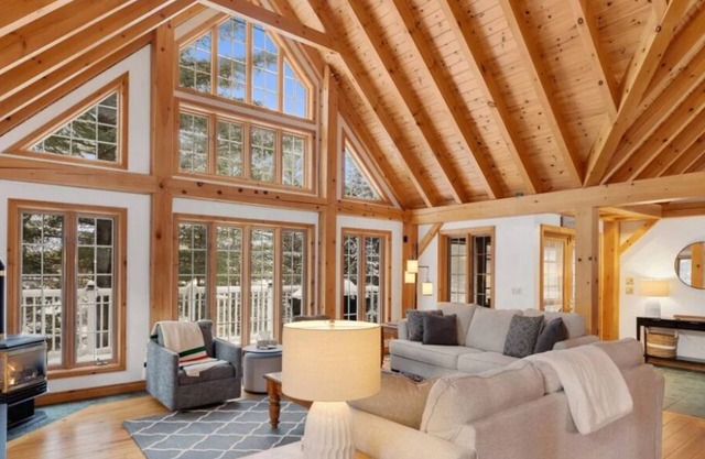 Luxury Cottage Living on the Lake in Muskoka