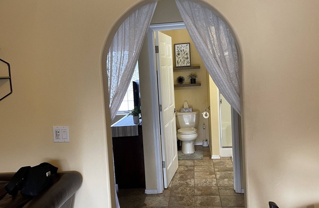 Luxury Cottage Near Atascadero Lake
